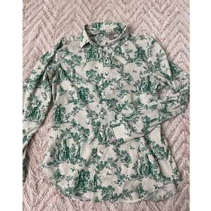 Silky Detailed Button-up Top! 💚🍀🌿